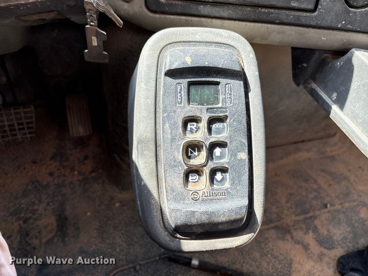 image for item EC8010 2014 International 7400 vacuum truck