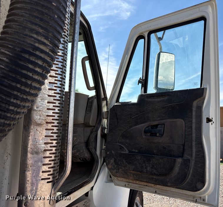 image for item EC8010 2014 International 7400 vacuum truck