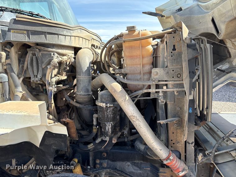 image for item EC8010 2014 International 7400 vacuum truck