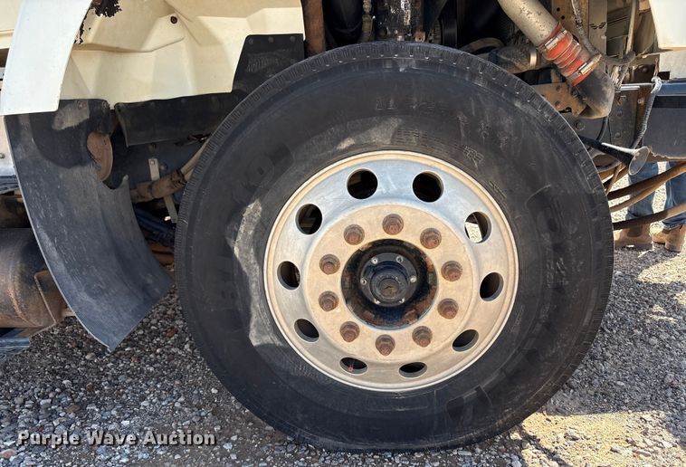 image for item EC8010 2014 International 7400 vacuum truck