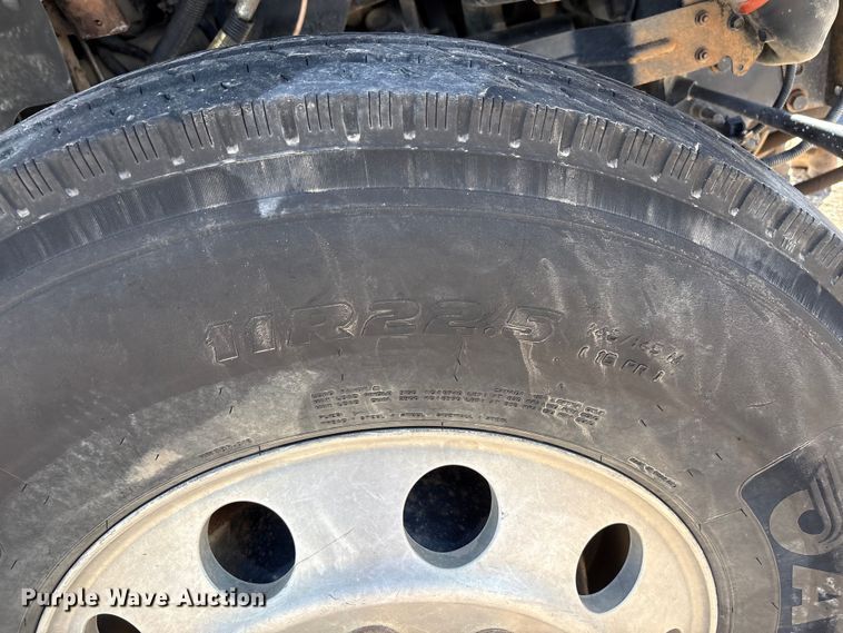 image for item EC8010 2014 International 7400 vacuum truck