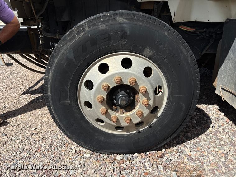 image for item EC8010 2014 International 7400 vacuum truck