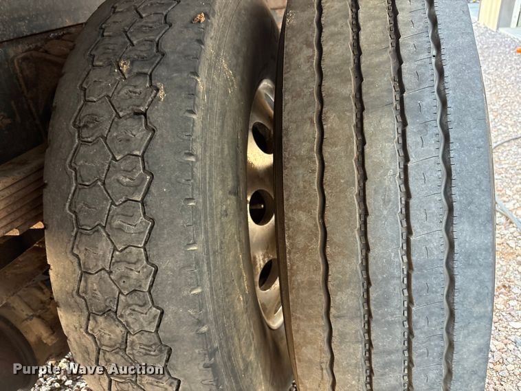 image for item EC8010 2014 International 7400 vacuum truck