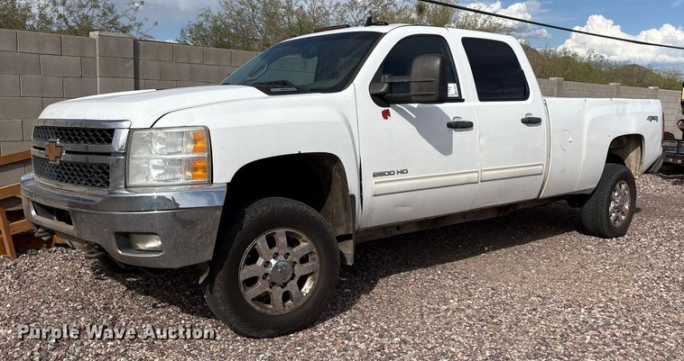 image for item EC8012 2014 Chevrolet Silverado 2500HD Crew Cab pickup truck