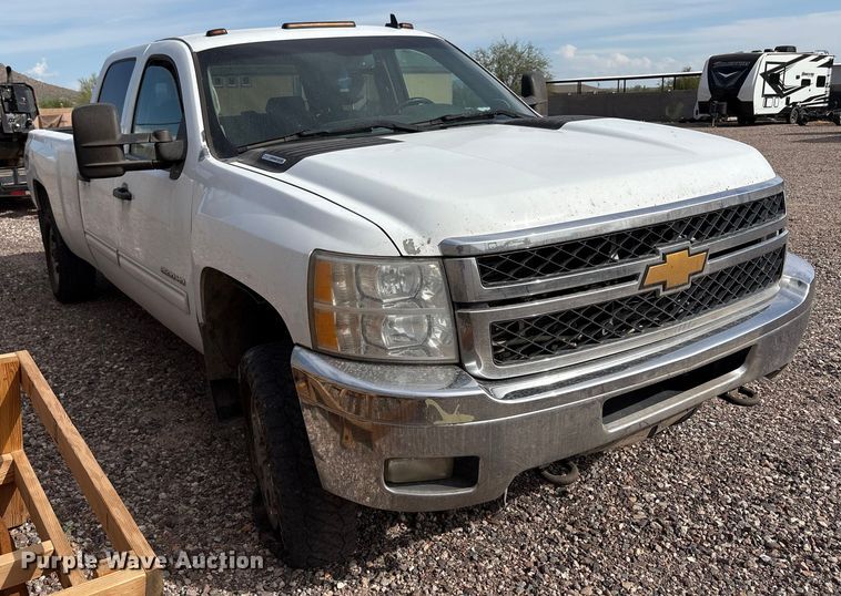 image for item EC8012 2014 Chevrolet Silverado 2500HD Crew Cab pickup truck