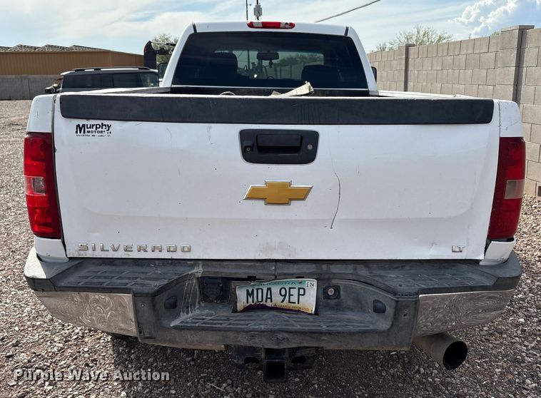 image for item EC8012 2014 Chevrolet Silverado 2500HD Crew Cab pickup truck