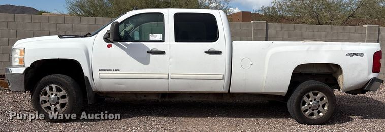 image for item EC8012 2014 Chevrolet Silverado 2500HD Crew Cab pickup truck