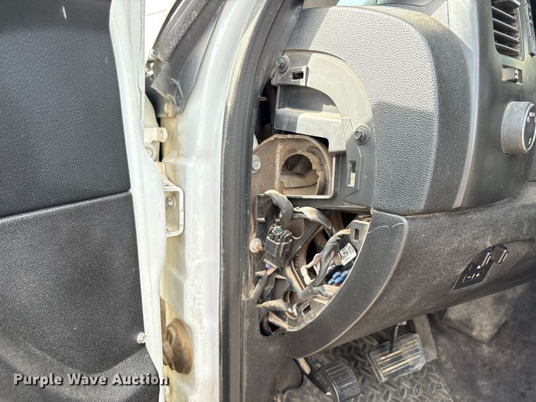 image for item EC8012 2014 Chevrolet Silverado 2500HD Crew Cab pickup truck