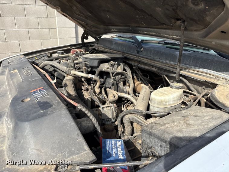 image for item EC8012 2014 Chevrolet Silverado 2500HD Crew Cab pickup truck