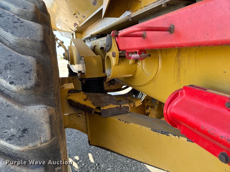 image for item ED1521 2013 Caterpillar 740B articulated haul truck