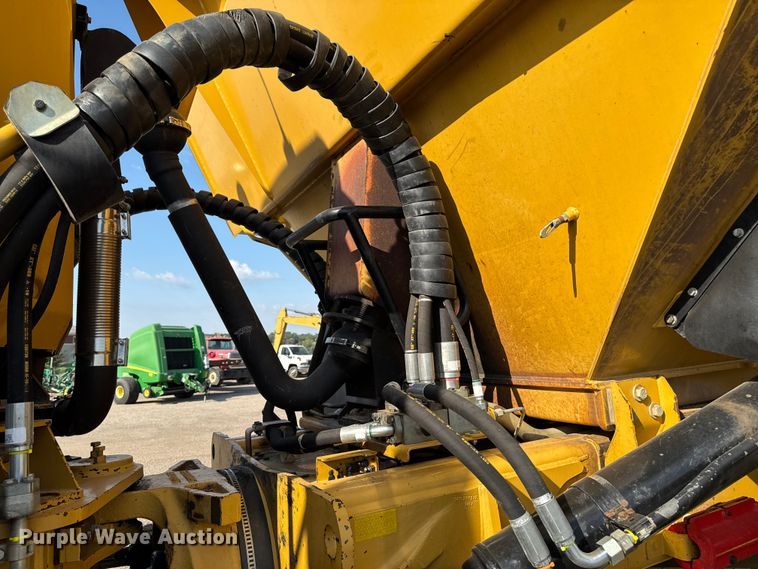 image for item ED1521 2013 Caterpillar 740B articulated haul truck