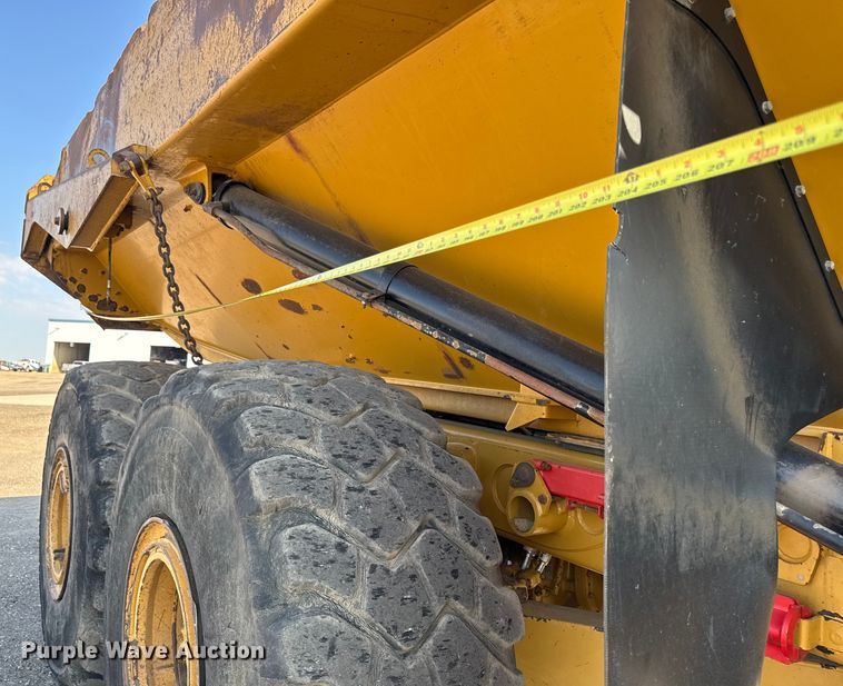 image for item ED1521 2013 Caterpillar 740B articulated haul truck