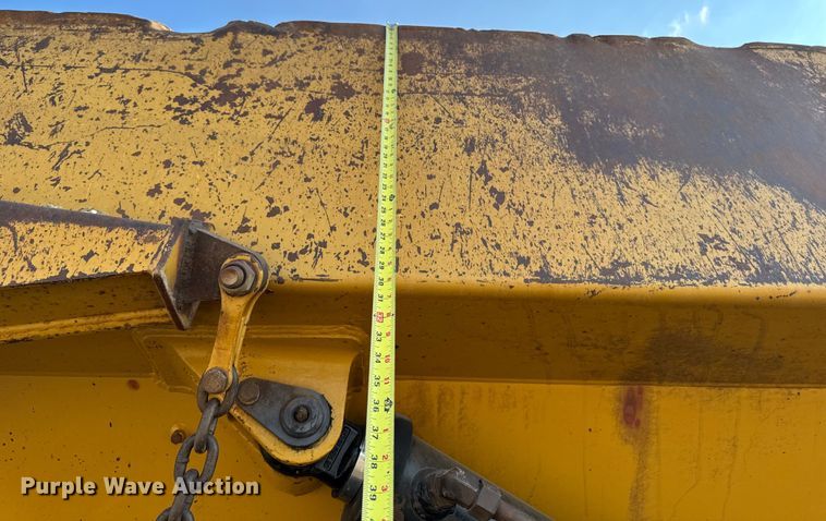 image for item ED1521 2013 Caterpillar 740B articulated haul truck