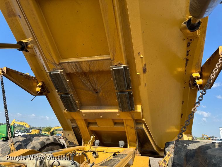 image for item ED1521 2013 Caterpillar 740B articulated haul truck