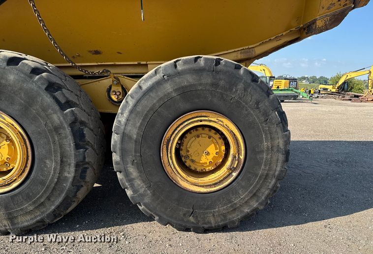 image for item ED1521 2013 Caterpillar 740B articulated haul truck