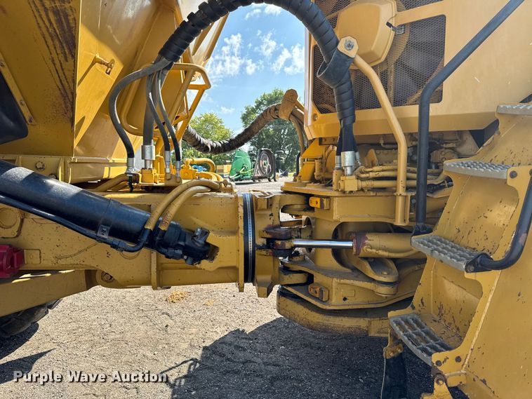 image for item ED1523 2012 Caterpillar 740B articulated haul truck