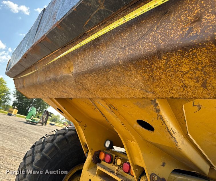 image for item ED1523 2012 Caterpillar 740B articulated haul truck