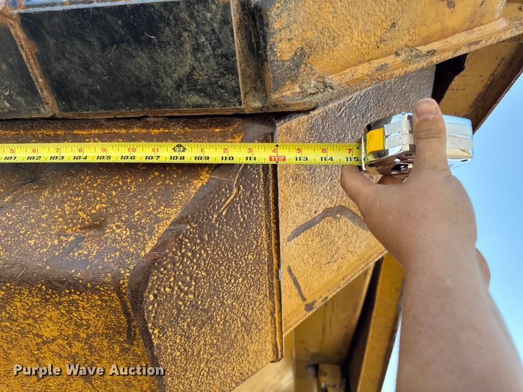 image for item ED1523 2012 Caterpillar 740B articulated haul truck