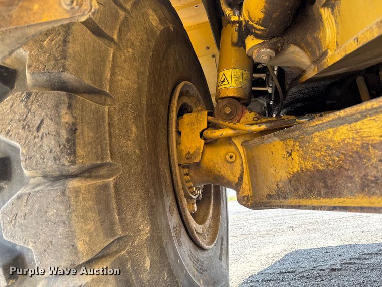 image for item ED1523 2012 Caterpillar 740B articulated haul truck