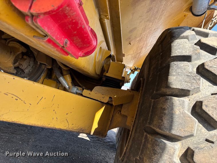 image for item ED1523 2012 Caterpillar 740B articulated haul truck