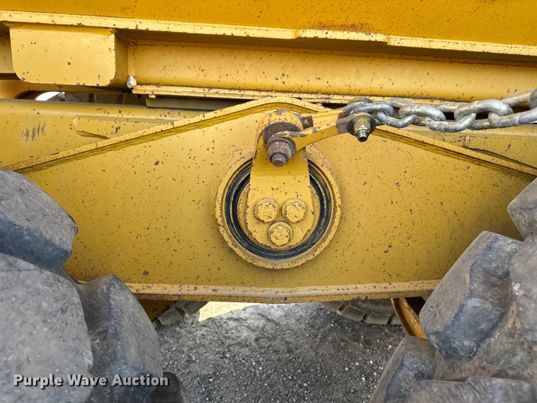 image for item ED1523 2012 Caterpillar 740B articulated haul truck