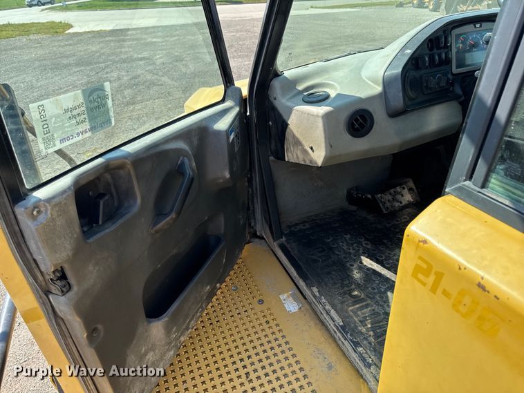 image for item ED1523 2012 Caterpillar 740B articulated haul truck