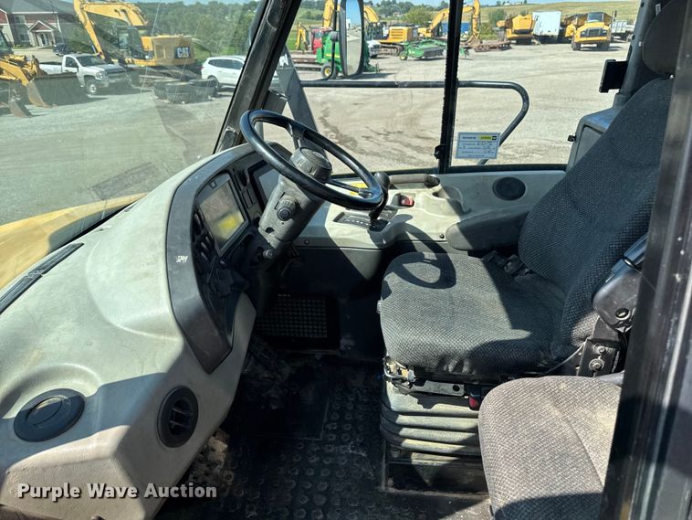 image for item ED1523 2012 Caterpillar 740B articulated haul truck