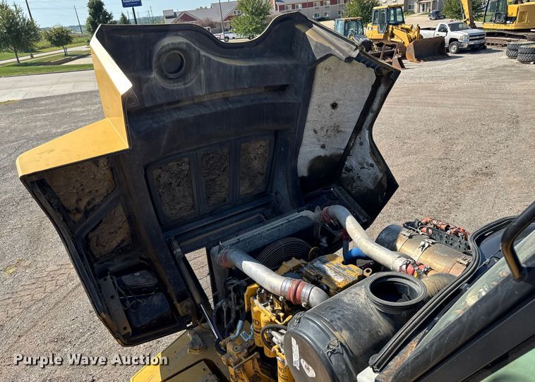 image for item ED1523 2012 Caterpillar 740B articulated haul truck