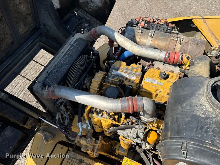 image for item ED1523 2012 Caterpillar 740B articulated haul truck