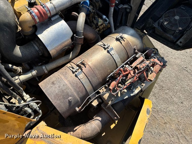 image for item ED1523 2012 Caterpillar 740B articulated haul truck