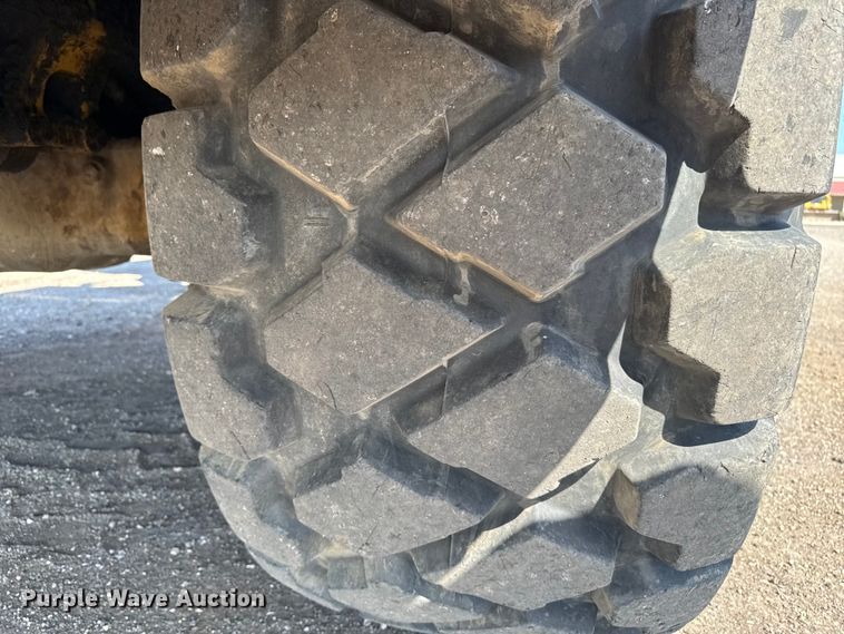 image for item ED1523 2012 Caterpillar 740B articulated haul truck