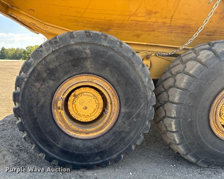 image for item ED1523 2012 Caterpillar 740B articulated haul truck