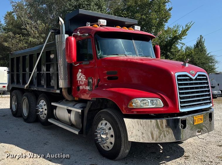 image for item ED2243 2003 Mack Vision Dump Truck