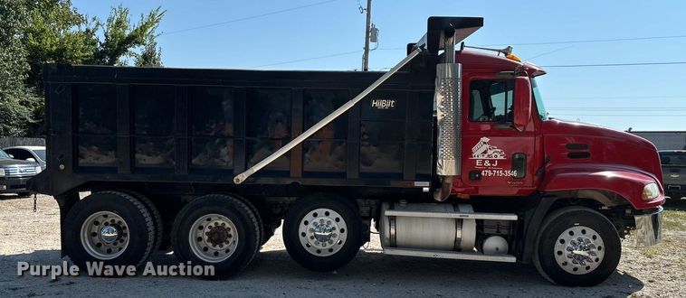 image for item ED2243 2003 Mack Vision Dump Truck