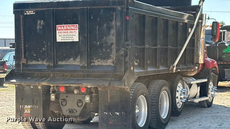 image for item ED2243 2003 Mack Vision Dump Truck