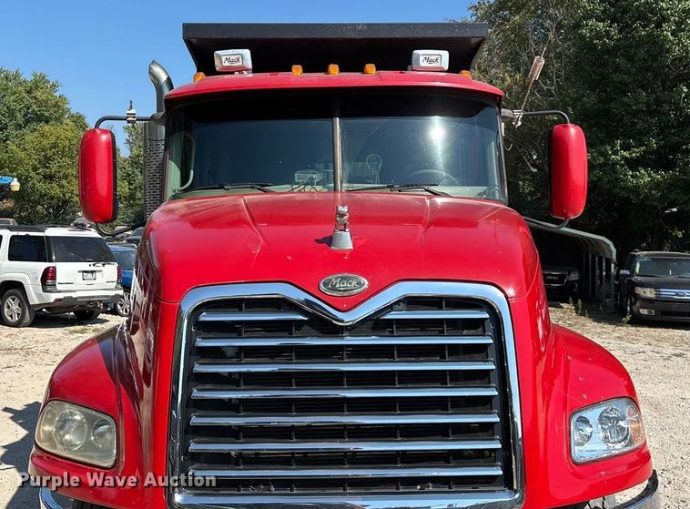 image for item ED2243 2003 Mack Vision Dump Truck