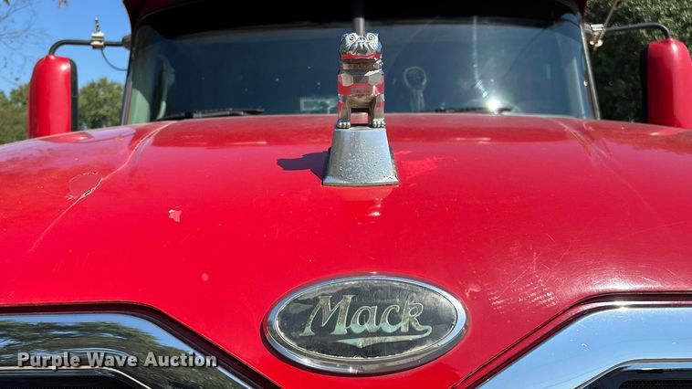 image for item ED2243 2003 Mack Vision Dump Truck