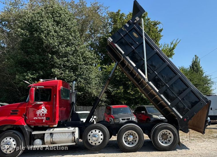 image for item ED2243 2003 Mack Vision Dump Truck