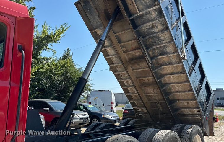 image for item ED2243 2003 Mack Vision Dump Truck