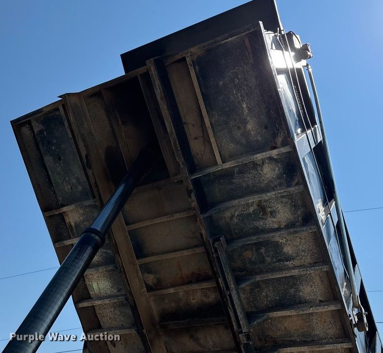 image for item ED2243 2003 Mack Vision Dump Truck