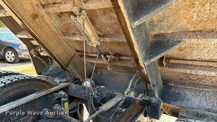 image for item ED2243 2003 Mack Vision Dump Truck