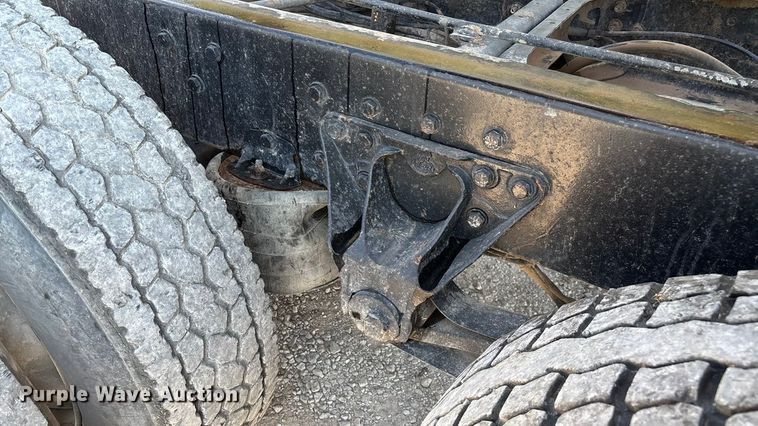 image for item ED2243 2003 Mack Vision Dump Truck