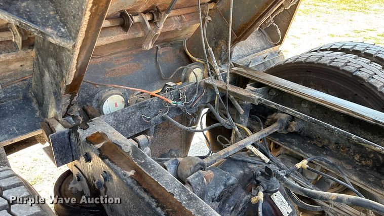 image for item ED2243 2003 Mack Vision Dump Truck