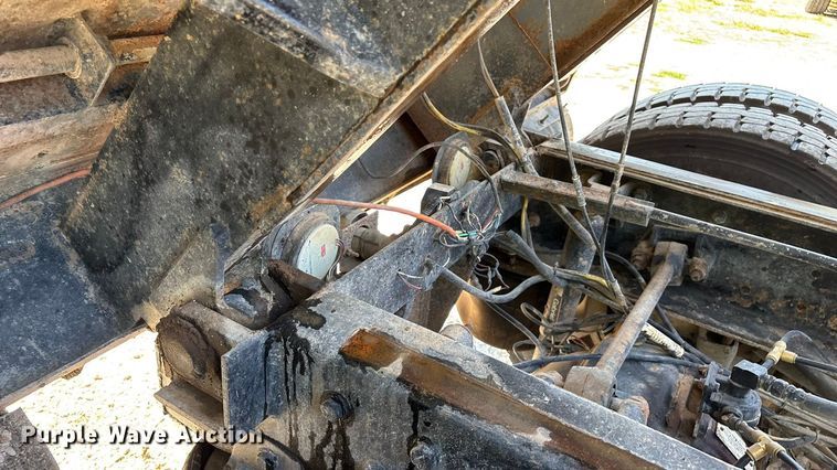 image for item ED2243 2003 Mack Vision Dump Truck