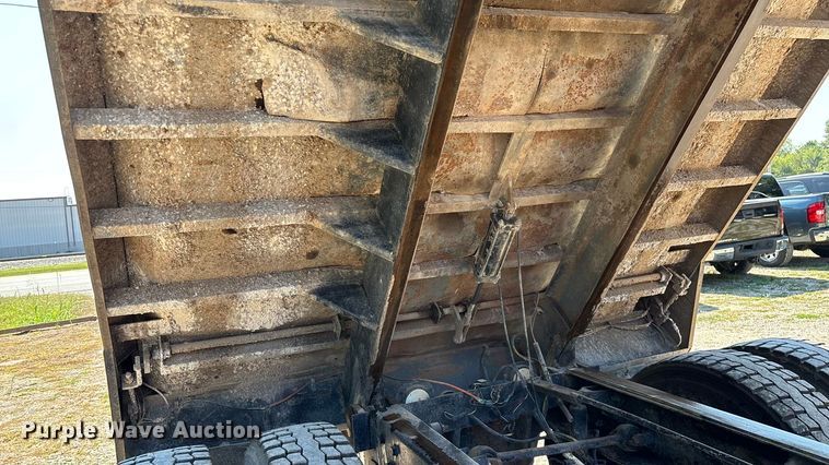 image for item ED2243 2003 Mack Vision Dump Truck