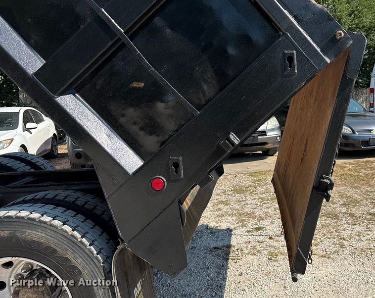 image for item ED2243 2003 Mack Vision Dump Truck