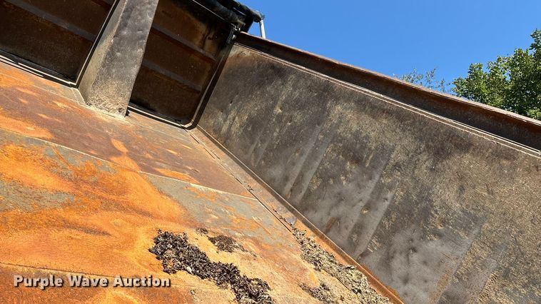 image for item ED2243 2003 Mack Vision Dump Truck