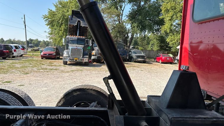 image for item ED2243 2003 Mack Vision Dump Truck