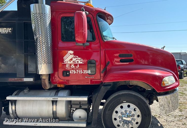 image for item ED2243 2003 Mack Vision Dump Truck