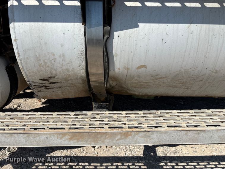 image for item ED2243 2003 Mack Vision Dump Truck